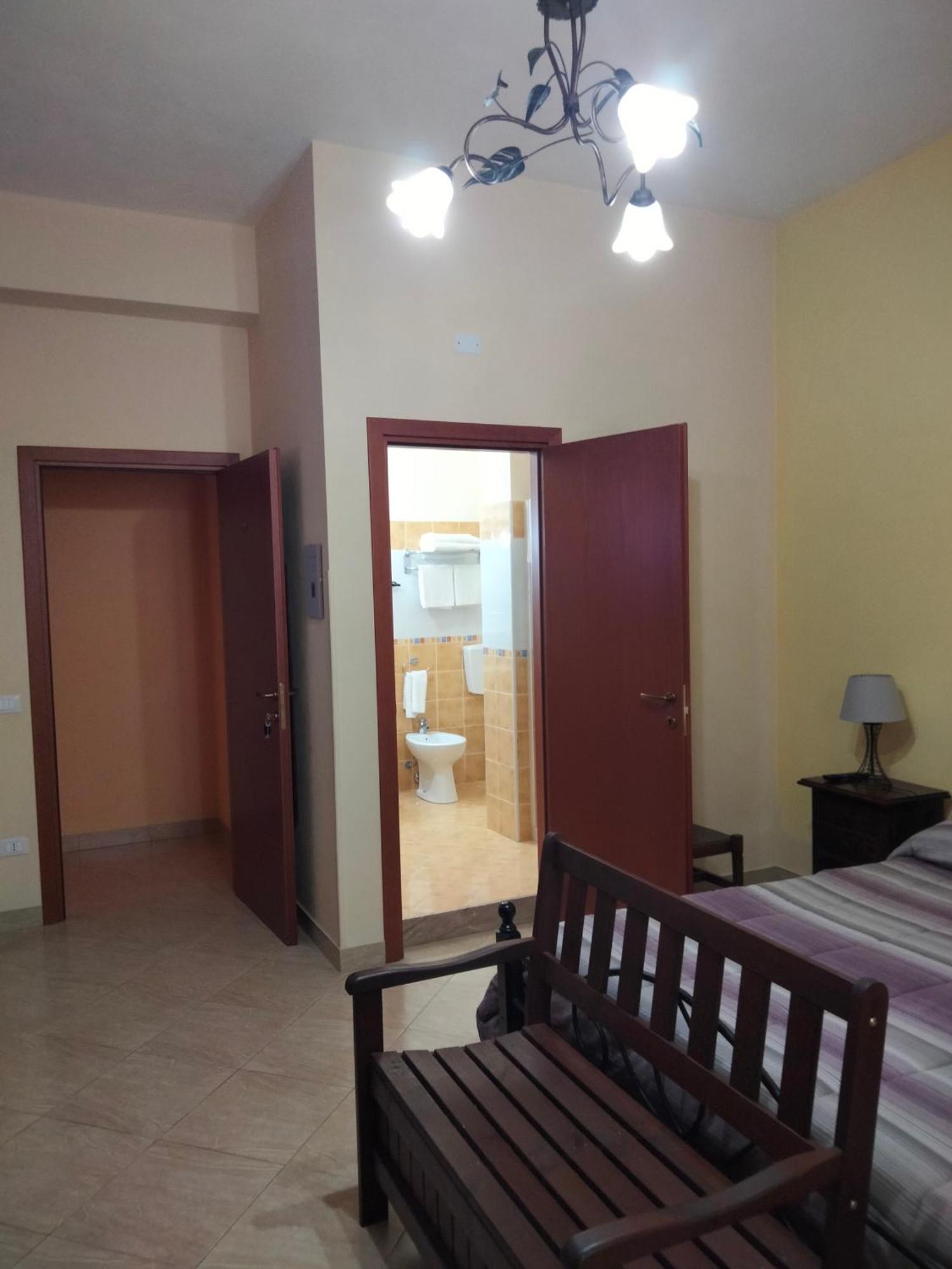 The Best Rooms & Apartments - Parcheggia Gratis Sotto Casa Ed Entra - 마자라데발로 외부 사진